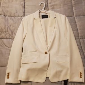 Banana Republic suit size 10 never worn